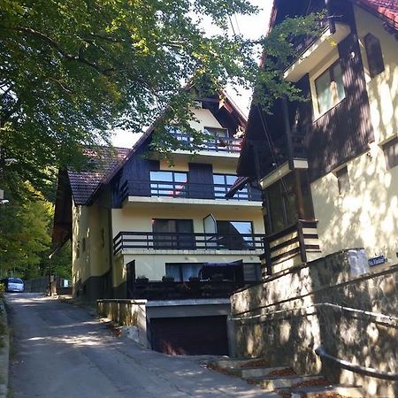 Apartament Kalinderu K1 Bușteni Ruang foto